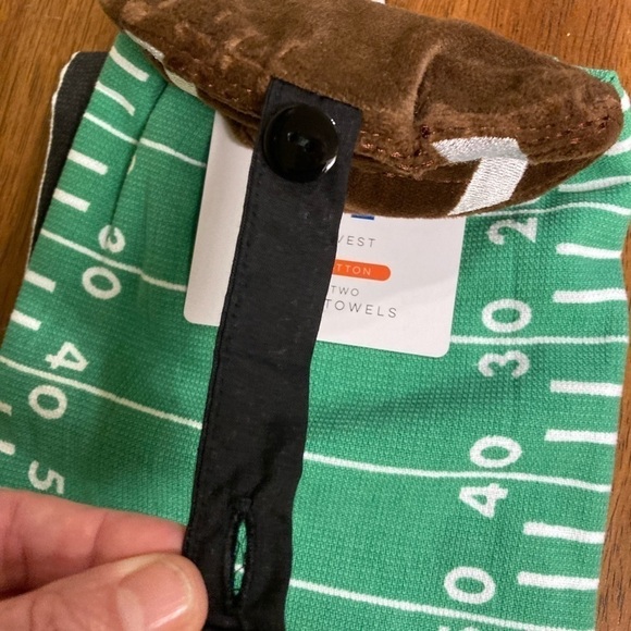 NEW! Novogratz FOOTBALL KITCHEN TOWELS SET OF 2 - Picture 4 of 7